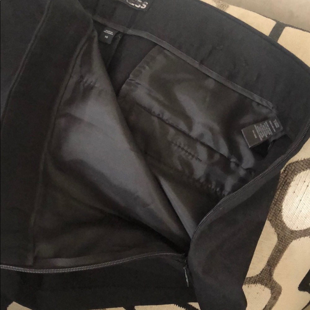 Express Shorts - Picture 4 of 6